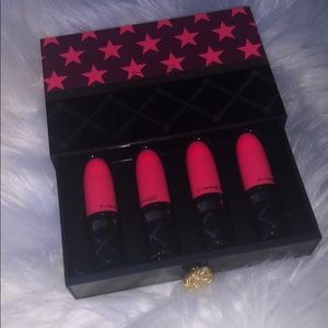 MAC. Nutcracker Sweet Red Lipstick Kit